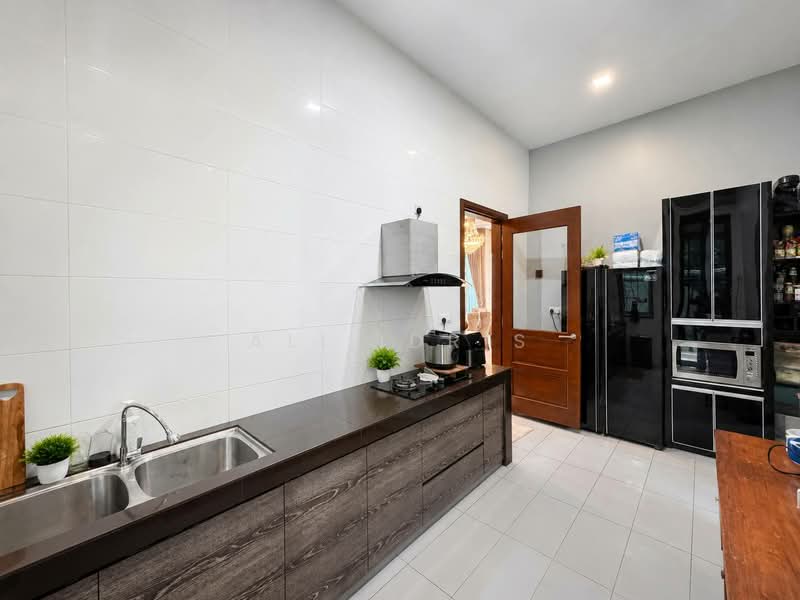 Bungalow for Sale in Subang Heights (Subang Jaya) - Ali Idris - Kitchen - PropertyGuru.com.my