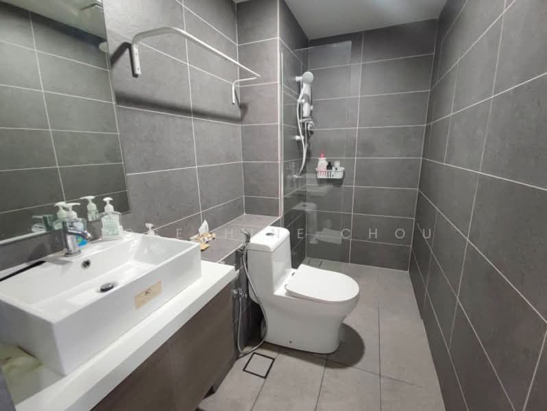 Servis Apartment untuk Disewa di The Glenz @ Glenmarie - Josephine Chou - Bathroom - PropertyGuru.com.my