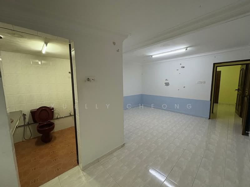 2-storey Terraced House for Sale in Taman Ungku Tun Aminah (Skudai) - Xuelly Cheong - Bathroom - PropertyGuru.com.my