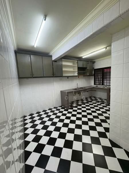 2-storey Terraced House for Sale in Taman Ungku Tun Aminah (Skudai) - Xuelly Cheong - Kitchen - PropertyGuru.com.my