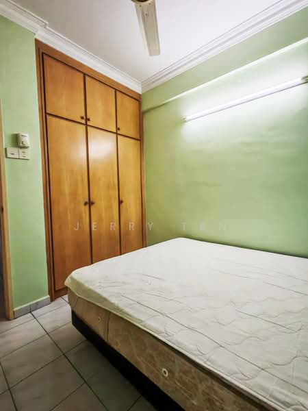 Kondominium untuk Disewa di Azuria Condominium - Jerry Tan - Bedroom - PropertyGuru.com.my