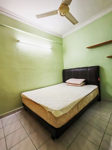 Kondominium untuk Disewa di Azuria Condominium - Jerry Tan - Bedroom - PropertyGuru.com.my