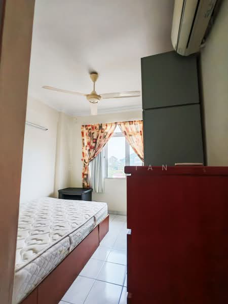 Kondominium untuk Disewa di Azuria Condominium - Jerry Tan - Bedroom - PropertyGuru.com.my
