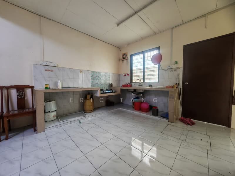 Rumah Teres 2 Tingkat untuk Disewa di Taman Nusa Damai (Pasir Gudang) - Eric Tang - Kitchen - PropertyGuru.com.my