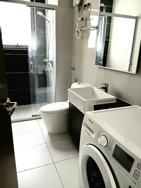 Condominium for Rent at Bay Point @ Country Garden Danga Bay - Chloe Lai - Bathroom - PropertyGuru.com.my