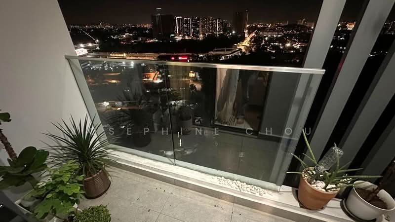 Servis Apartment untuk Disewa di The Glenz @ Glenmarie - Josephine Chou - Balcony - PropertyGuru.com.my