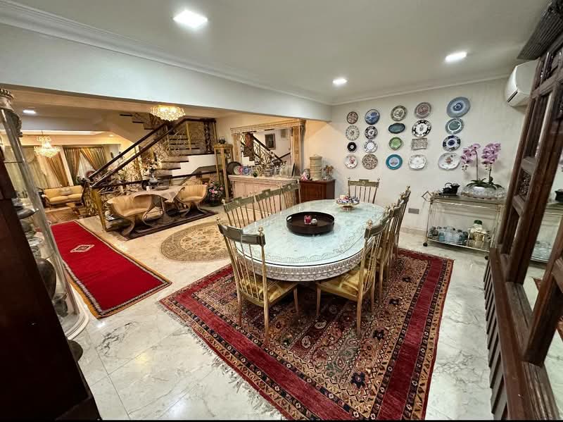 Rumah Berkembar untuk Dijual di Petaling Jaya (Selangor) - Dinie Akmal - Dining Room - PropertyGuru.com.my