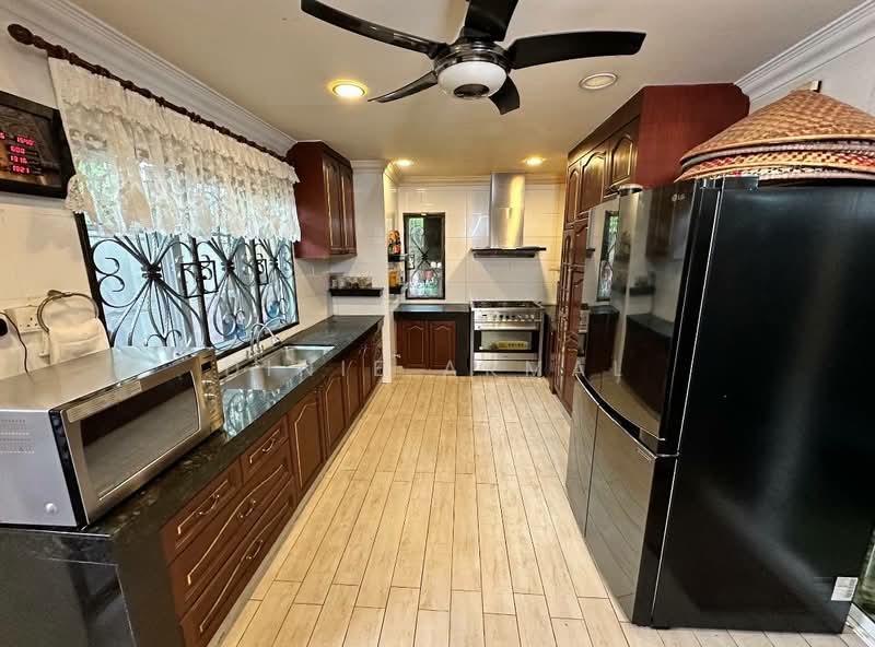 Rumah Berkembar untuk Dijual di Petaling Jaya (Selangor) - Dinie Akmal - Kitchen - PropertyGuru.com.my