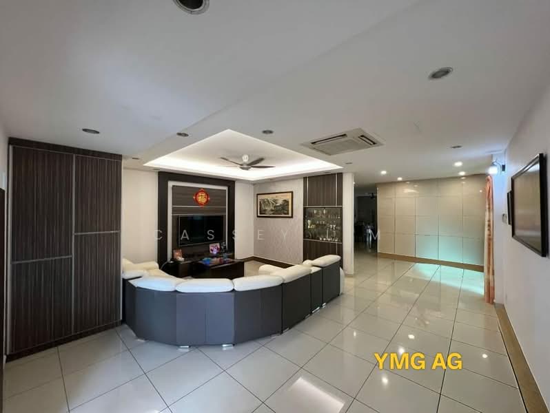 Rumah Berkembar untuk Dijual di Klang (Selangor) - Cassey Lim - Living Room - PropertyGuru.com.my