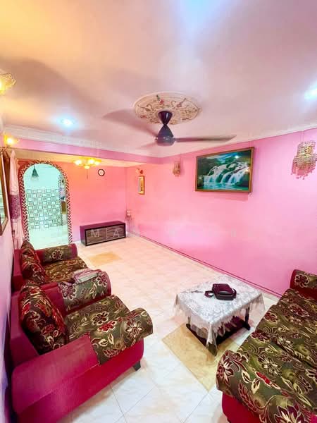 1-storey Terraced House for Sale in Taman Seri Timah (Seri Kembangan) - Ilman Nahri - Living Room - PropertyGuru.com.my