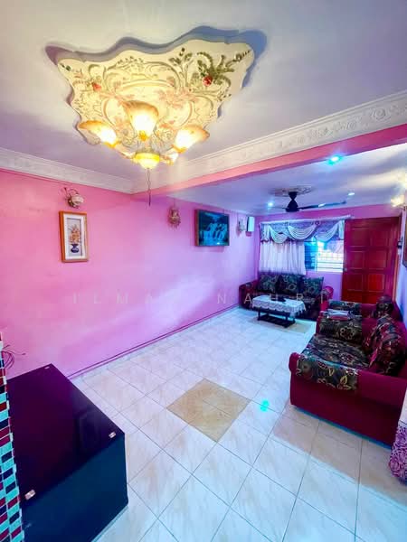 1-storey Terraced House for Sale in Taman Seri Timah (Seri Kembangan) - Ilman Nahri - Living Room - PropertyGuru.com.my