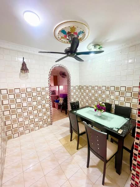 1-storey Terraced House for Sale in Taman Seri Timah (Seri Kembangan) - Ilman Nahri - Dining Room - PropertyGuru.com.my