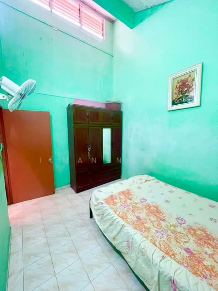 1-storey Terraced House for Sale in Taman Seri Timah (Seri Kembangan) - Ilman Nahri - Bedroom - PropertyGuru.com.my
