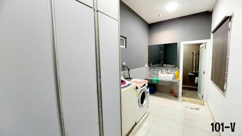 Semi-Detached House for Rent in Taman Raja Nong (Klang) - Louis Chan - Bathroom - PropertyGuru.com.my