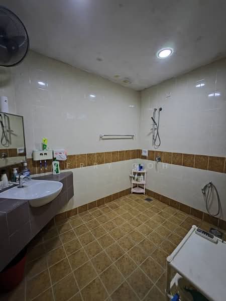 2-storey Terraced House for Sale in Taman Damansara Aliff (Tampoi) - Herry Goh - Bathroom - PropertyGuru.com.my