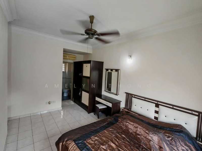 Pangsapuri untuk Dijual di Pangsapuri Sri Camellia - Amelyn Thong - Bedroom - PropertyGuru.com.my