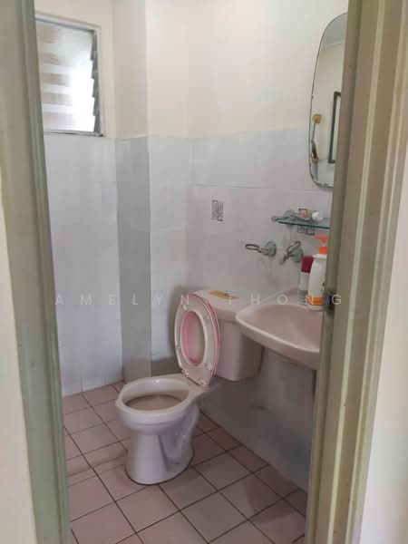 Pangsapuri untuk Dijual di Pangsapuri Sri Camellia - Amelyn Thong - Bathroom - PropertyGuru.com.my