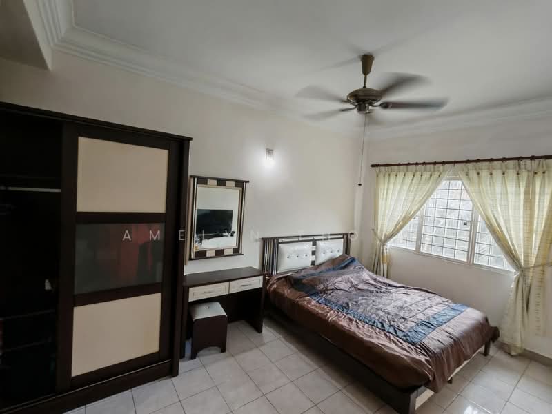 Pangsapuri untuk Dijual di Pangsapuri Sri Camellia - Amelyn Thong - Bedroom - PropertyGuru.com.my