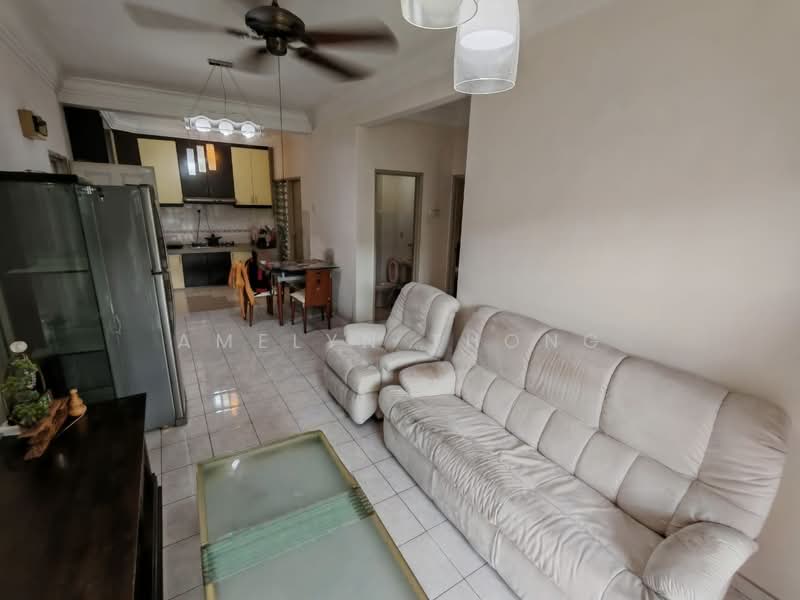 Pangsapuri untuk Dijual di Pangsapuri Sri Camellia - Amelyn Thong - Living Room - PropertyGuru.com.my