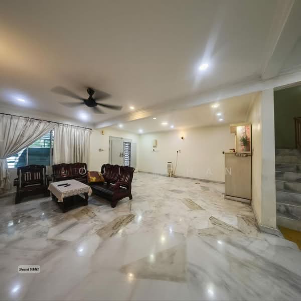 2-storey Terraced House for Sale in Taman Mujur (Klang) - Louis Chan - Living Room - PropertyGuru.com.my