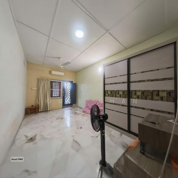 2-storey Terraced House for Sale in Taman Mujur (Klang) - Louis Chan - Living Room - PropertyGuru.com.my