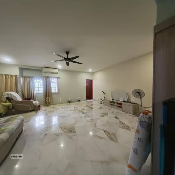 2-storey Terraced House for Sale in Taman Mujur (Klang) - Louis Chan - Living Room - PropertyGuru.com.my