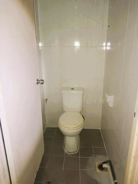 Shop / Office for Rent in Taman Selayang Jaya (Selayang) - Evelyn Lee - Bathroom - PropertyGuru.com.my