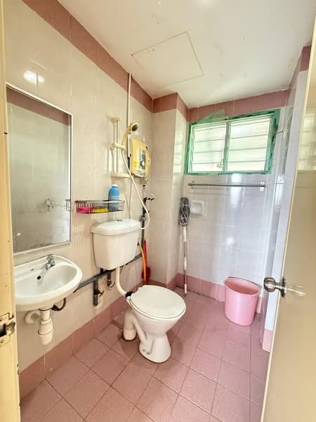 Apartment for Sale at Pangsapuri Seri Galaksi - SITI KHAIRIYAH JAAFAR - Bathroom - PropertyGuru.com.my