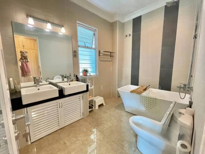 Bungalow for Sale in Putra Heights (Subang Jaya) - Nobeille Chung - Bathroom - PropertyGuru.com.my