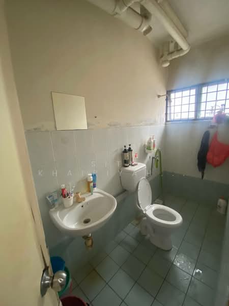 Apartment for Sale at Rose Apartment - SITI KHAIRIYAH JAAFAR - Bathroom - PropertyGuru.com.my