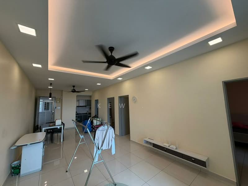 Kondominium untuk Disewa di Iris Residence - Kew . - Living Room - PropertyGuru.com.my