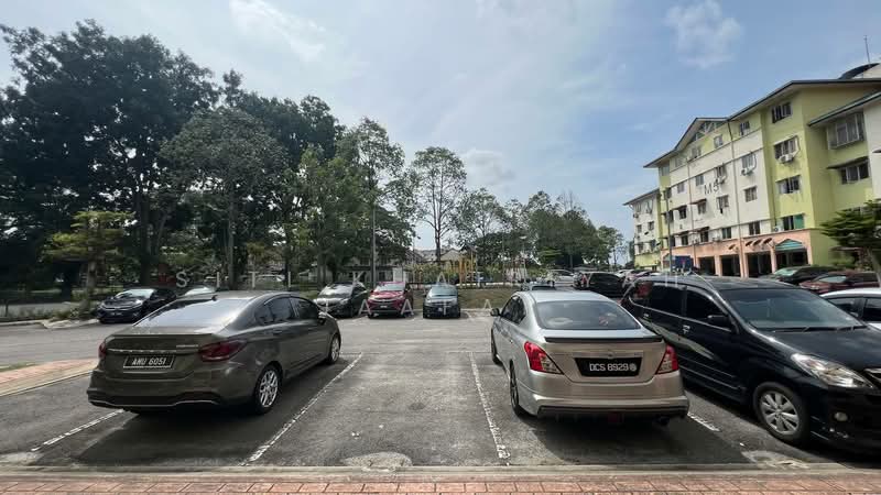 Pangsapuri untuk Dijual di Pangsapuri Seri Bintang - SITI KHAIRIYAH JAAFAR - Exterior - PropertyGuru.com.my