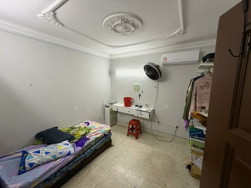 1-storey Terraced House for Sale in Taman Perling (Perling) - Alice Goh - Bedroom - PropertyGuru.com.my