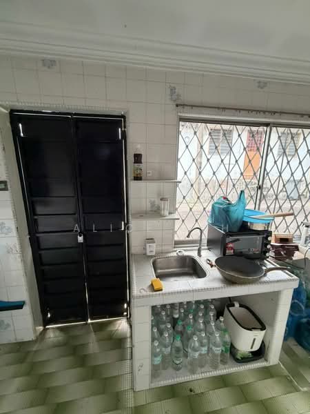 1-storey Terraced House for Sale in Taman Perling (Perling) - Alice Goh - Kitchen - PropertyGuru.com.my