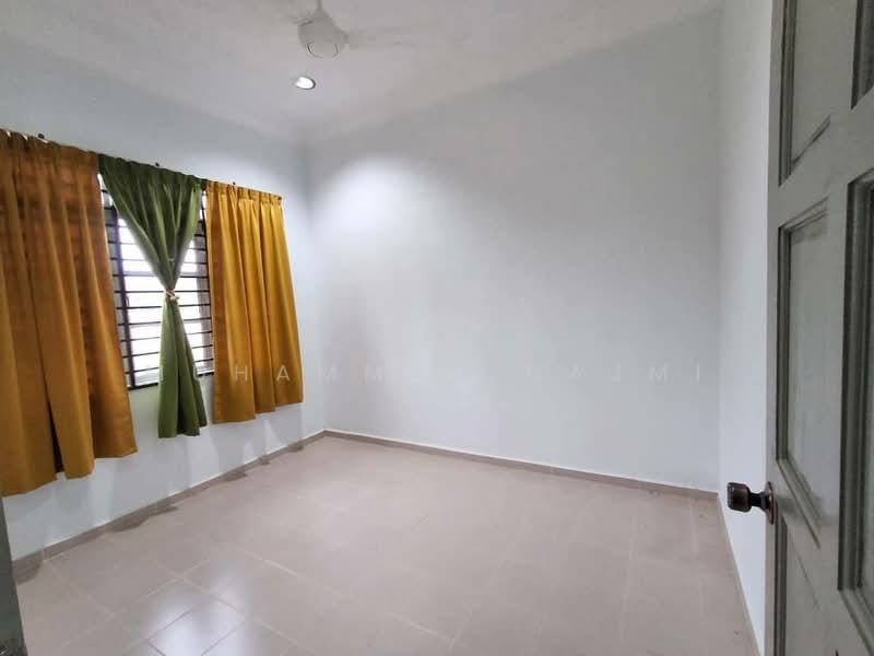 Semi-Detached House for Sale in Kampung Sura Tengah (Sura) - Muhammad Najmi - Interior - PropertyGuru.com.my