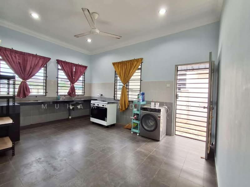 Semi-Detached House for Sale in Kampung Sura Tengah (Sura) - Muhammad Najmi - Kitchen - PropertyGuru.com.my