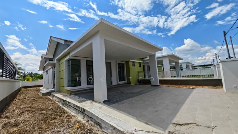 Semi-Detached House for Sale in Peserai Kecil (Batu Pahat) - Hoki Teo - PropertyGuru.com.my