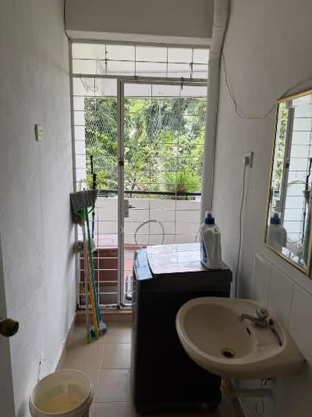 Pangsapuri untuk Disewa di Forest Field - Rex Tung - Balcony - PropertyGuru.com.my