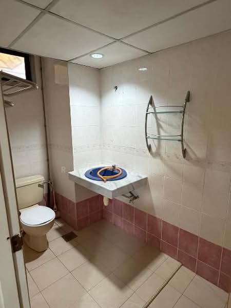 Pangsapuri untuk Disewa di Forest Field - Rex Tung - Bathroom - PropertyGuru.com.my