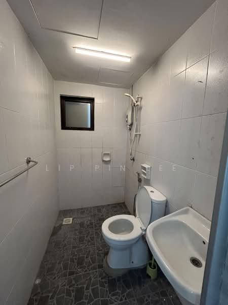 Kondominium untuk Disewa di Sri Putramas - Lip Pin Lee - Bathroom - PropertyGuru.com.my