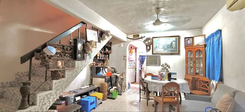 Rumah Teres 2 Tingkat untuk Dijual di Ampang Jaya (Ampang) - SITI KHAIRIYAH JAAFAR - Living Room - PropertyGuru.com.my