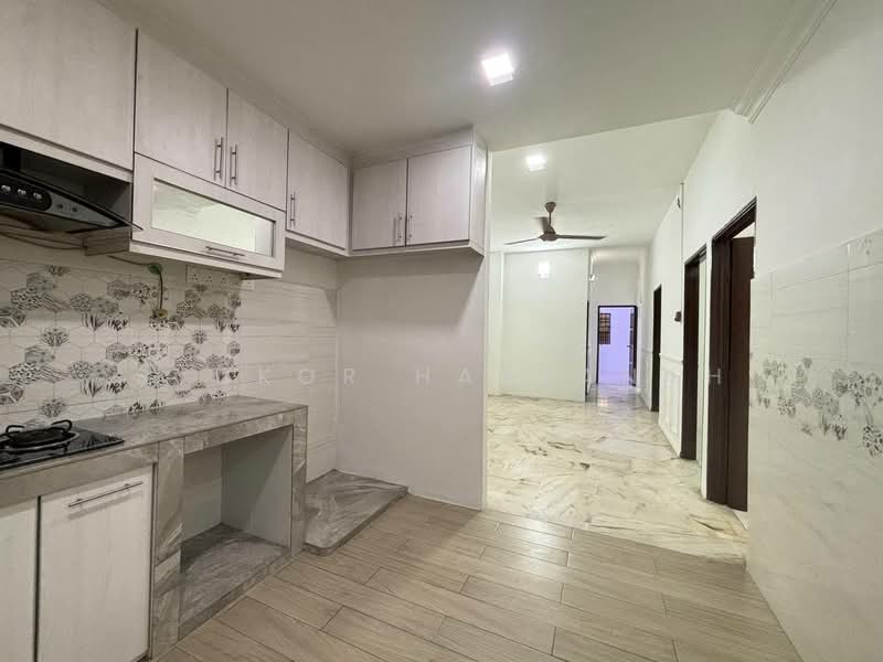 1-storey Terraced House for Sale in Telok Panglima Garang (Selangor) - Syukor Hartanah - Kitchen - PropertyGuru.com.my