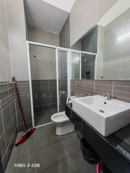 2-storey Terraced House for Rent in Bandar Bukit Raja (Klang) - Elaine Tan - Bathroom - PropertyGuru.com.my