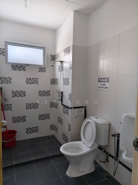 Shop / Office for Rent in Bayan Baru (Penang) - Rex Tung - Bathroom - PropertyGuru.com.my