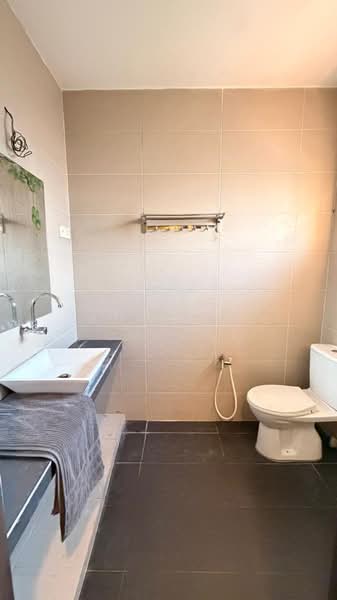 Rumah Teres 2 Tingkat untuk Dijual di SS18 (Subang Jaya) - Anita C - Bathroom - PropertyGuru.com.my