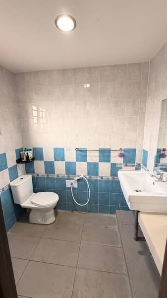 Rumah Teres 2 Tingkat untuk Dijual di SS18 (Subang Jaya) - Anita C - Bathroom - PropertyGuru.com.my