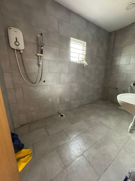Terraced House for Rent in Bukit Indah (Ampang) - Kew . - Bathroom - PropertyGuru.com.my