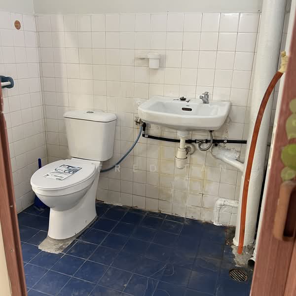 2-storey Terraced House for Rent in Taman Sri Rampai (Wangsa Maju) - Alfred Tan - Bathroom - PropertyGuru.com.my