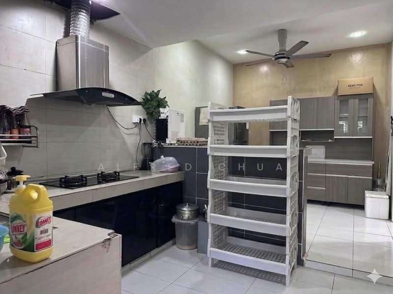 Rumah Teres 2 Tingkat untuk Dijual di Taman Uni Garden (Samarahan) - Alfred Chua - Kitchen - PropertyGuru.com.my