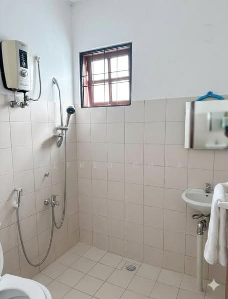 Rumah Teres 2 Tingkat untuk Dijual di Taman Uni Garden (Samarahan) - Alfred Chua - Bathroom - PropertyGuru.com.my